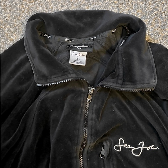 Sean John Velour Jumpsuit - Picture 6 of 12